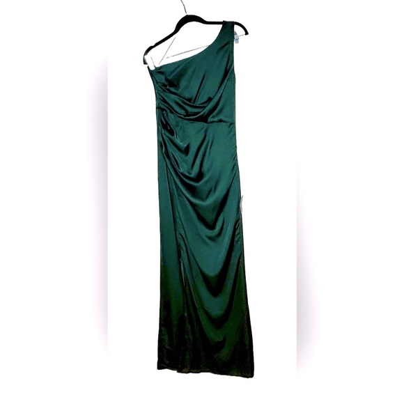 NWT Lulus Dreaming of Elegance Emerald Satin One-Shoulder Maxi Dress, Size Small - Picture 5 of 15